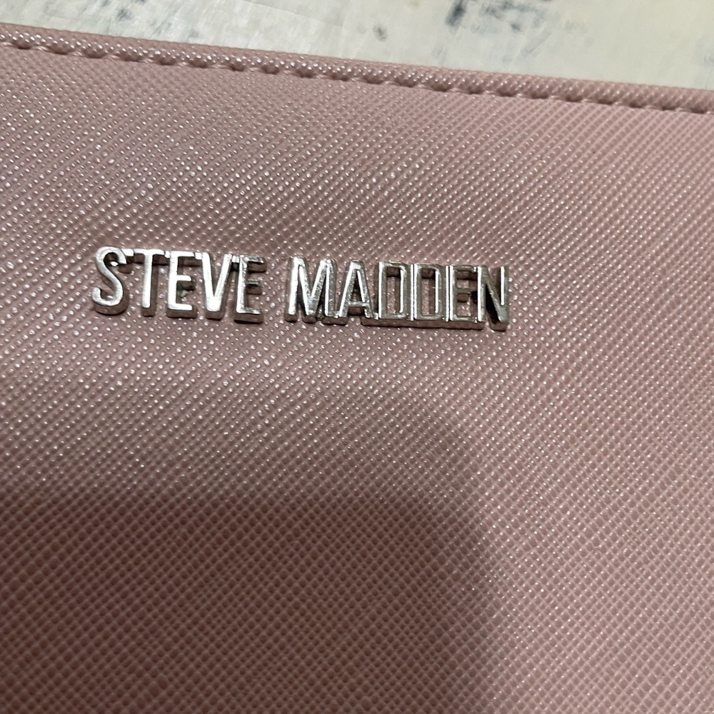 Sale! Steve Madden Pink Clutch Wristlet - Picture 2 of 3